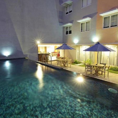 דנפסאר Santosa City Hotel מראה חיצוני תמונה