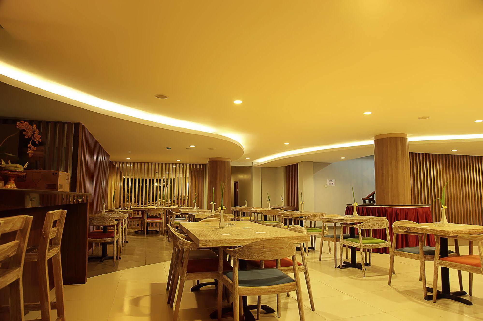 דנפסאר Santosa City Hotel מראה חיצוני תמונה