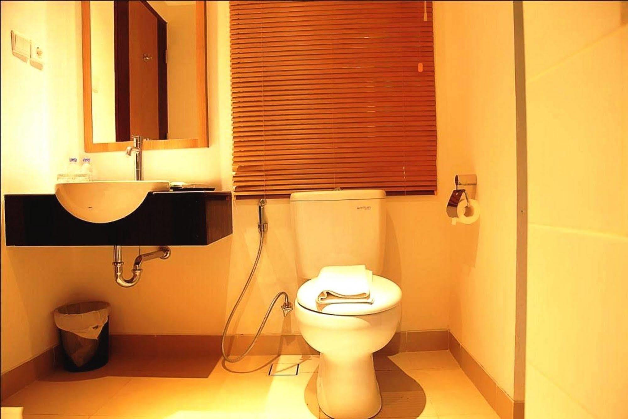 דנפסאר Santosa City Hotel מראה חיצוני תמונה