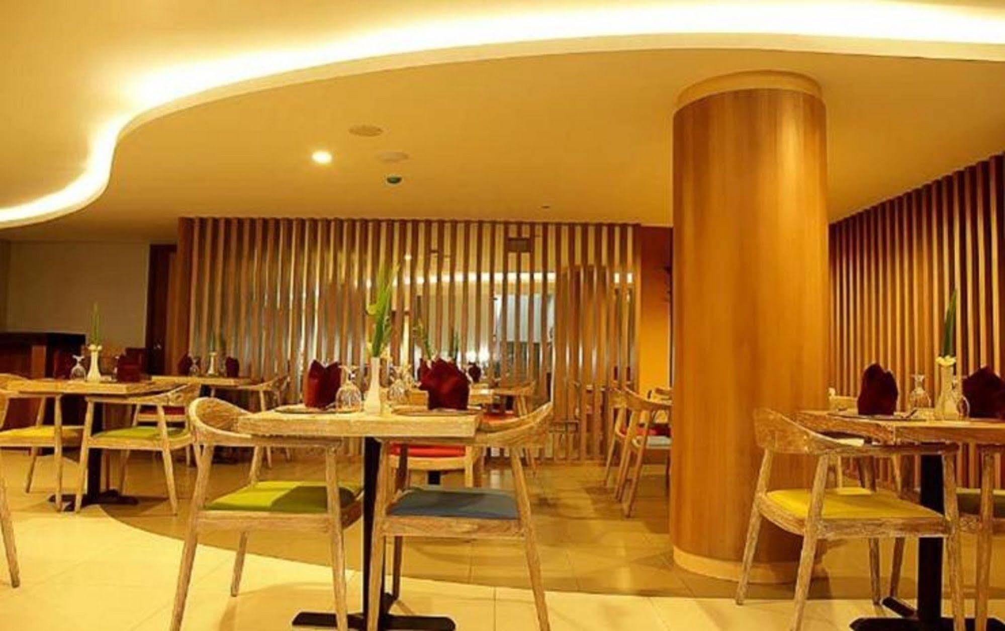 דנפסאר Santosa City Hotel מראה חיצוני תמונה